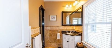 Foto del edificio - 234 Meadow Neck Rd