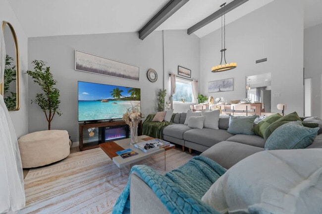 Building Photo - 9737 Benavente Pl