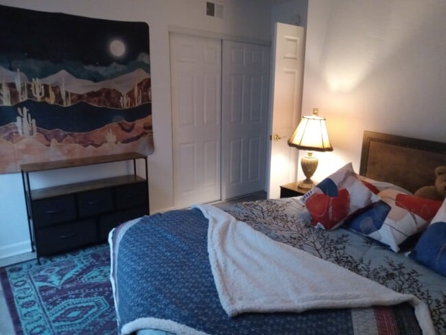 Building Photo - 8729 Langholm Rd