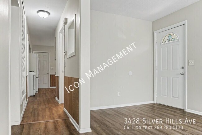 Foto del edificio - 3428 Silver Hills Ave