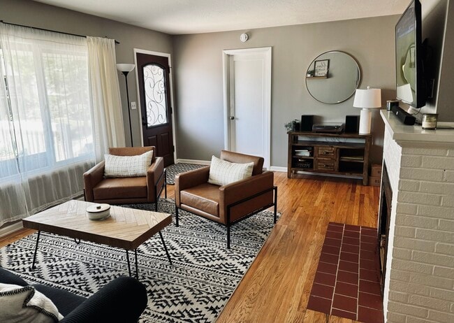 Foto del edificio - 217 Eastwood Dr