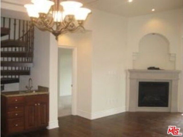 Building Photo - 10640 Woodbridge St
