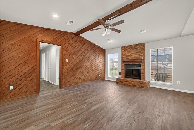 Foto del edificio - 4923 Sandalwood Ave