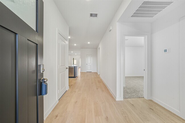 Foto del edificio - 4322 Camden Lakes St