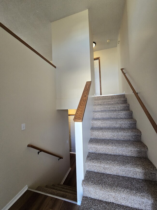 Building Photo - 4462 S Elizabeth Ave