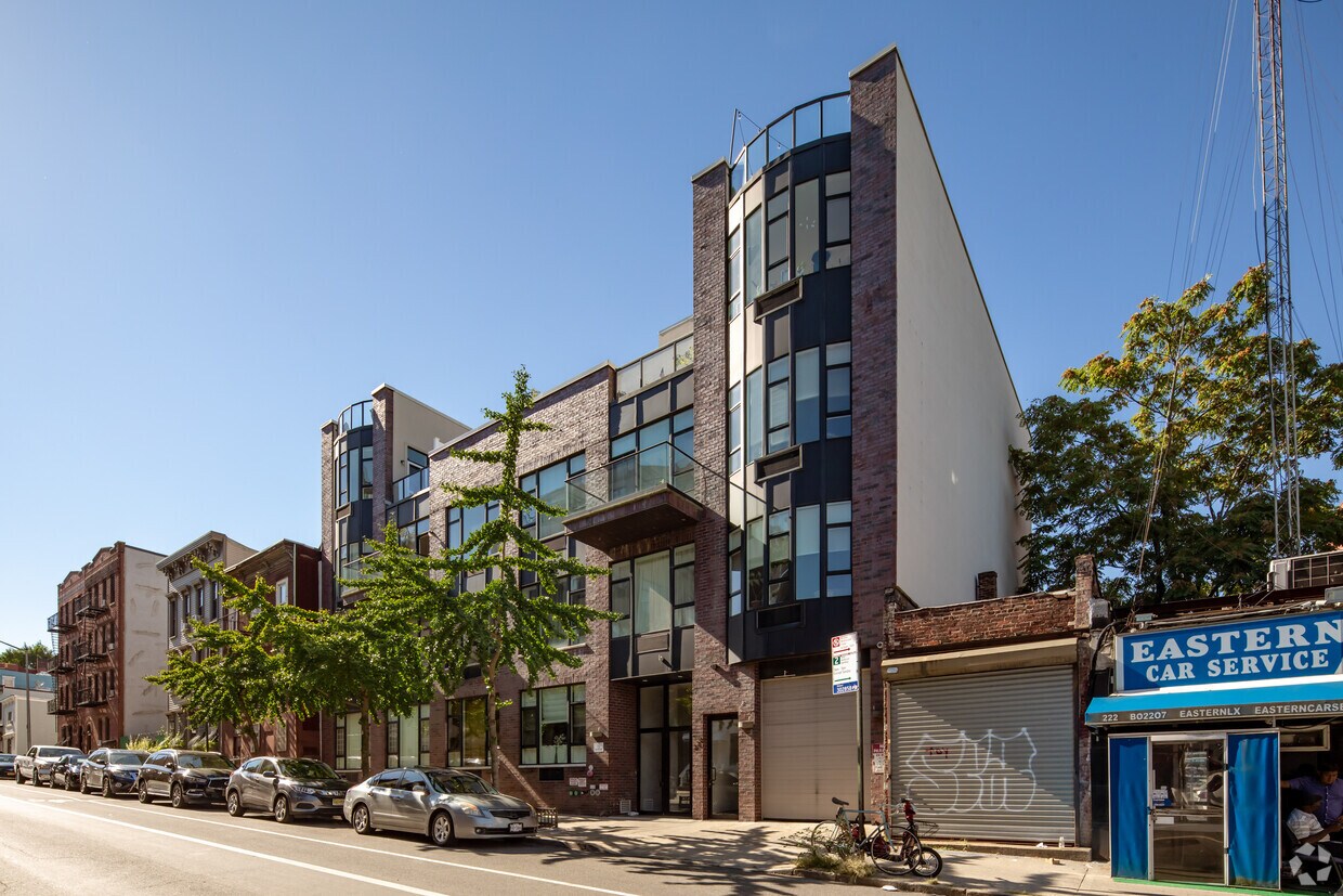 Primary Photo - 226 15th St