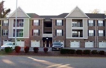 Building Photo - 210 Fountainhead Ln