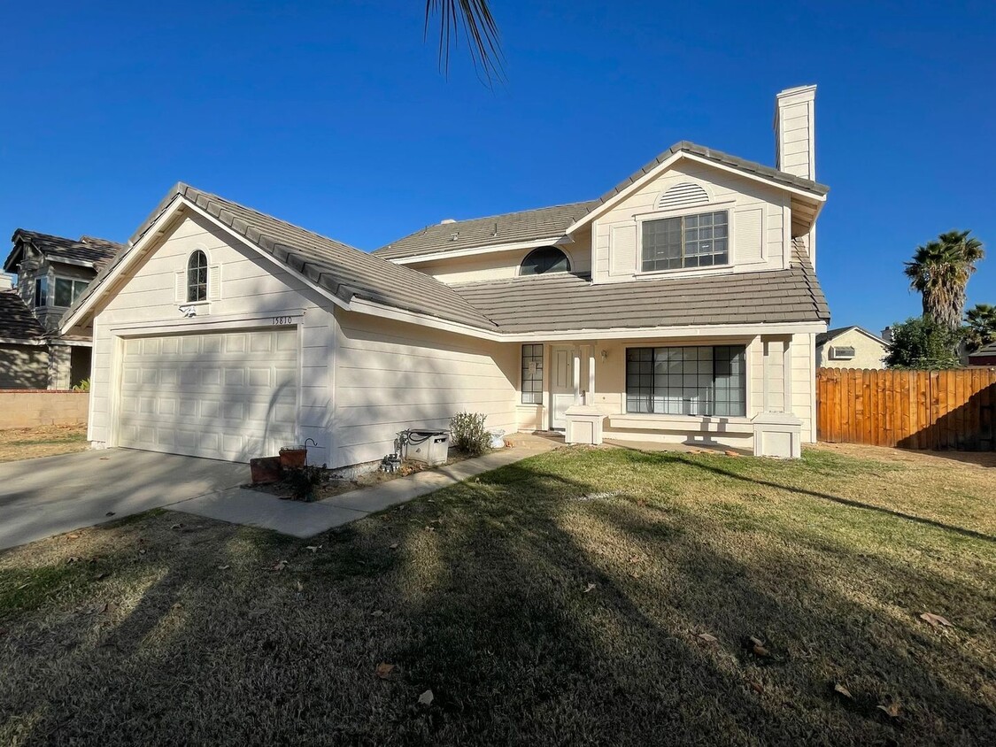 Primary Photo - LARGE 4 BEDROOM HOME IN MORENO VALLEY FOR ...