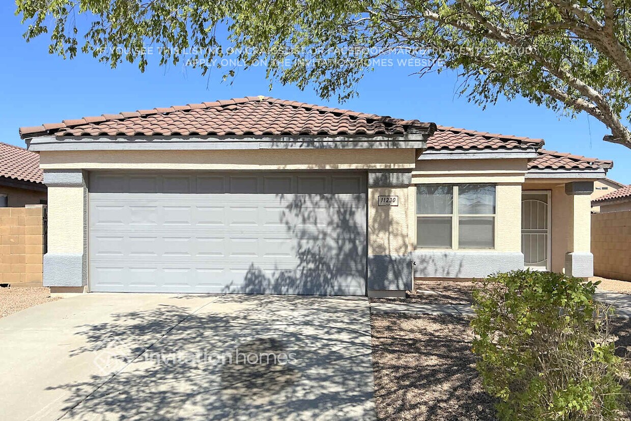 Foto principal - 11230 E Elena Ave