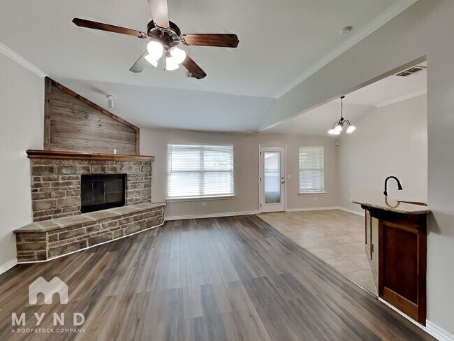 Foto del edificio - 512 SW 44th St