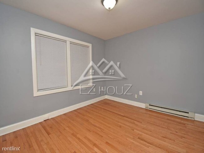 Building Photo - 1 br, 1.5 bath Apartment - 113 Kinship Rd,1A