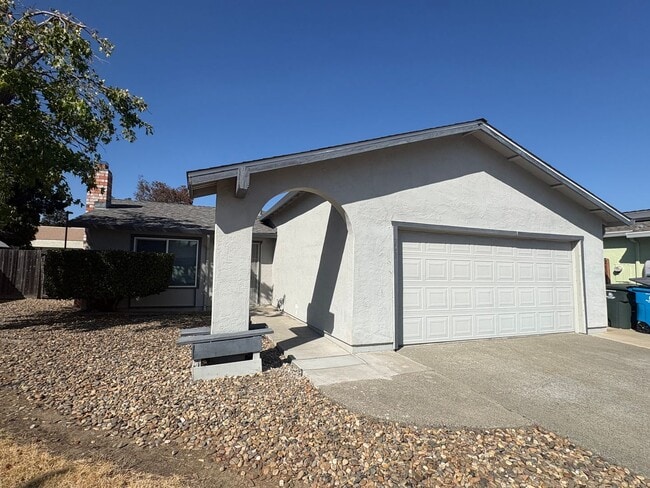 Building Photo - 731 Northampton Dr