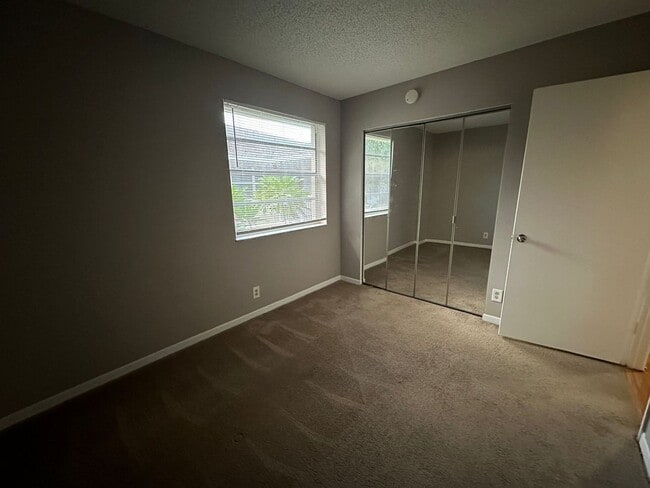 Foto del edificio - Beautiful 2/2 Unit at Lakewood Village at ...