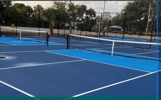 Foto del edificio - 2019 Bayshore Gardens Pkwy