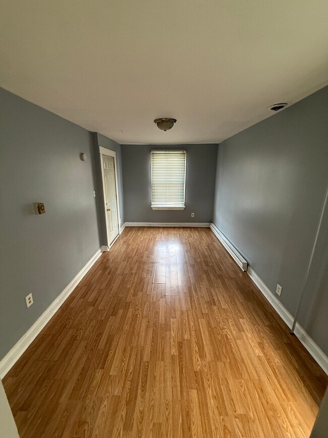 Building Photo - 9 E Middle St