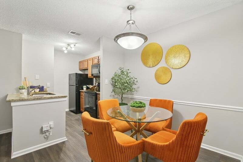 Foto principal - Wood Pointe Apartment Homes