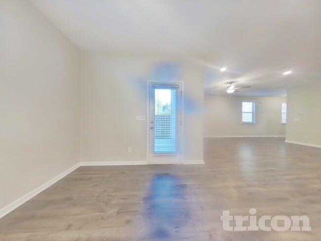 Building Photo - 156 Chapelcrest Ln