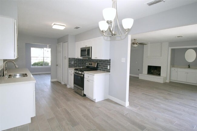 Building Photo - 4726 Blueberry Hill Dr