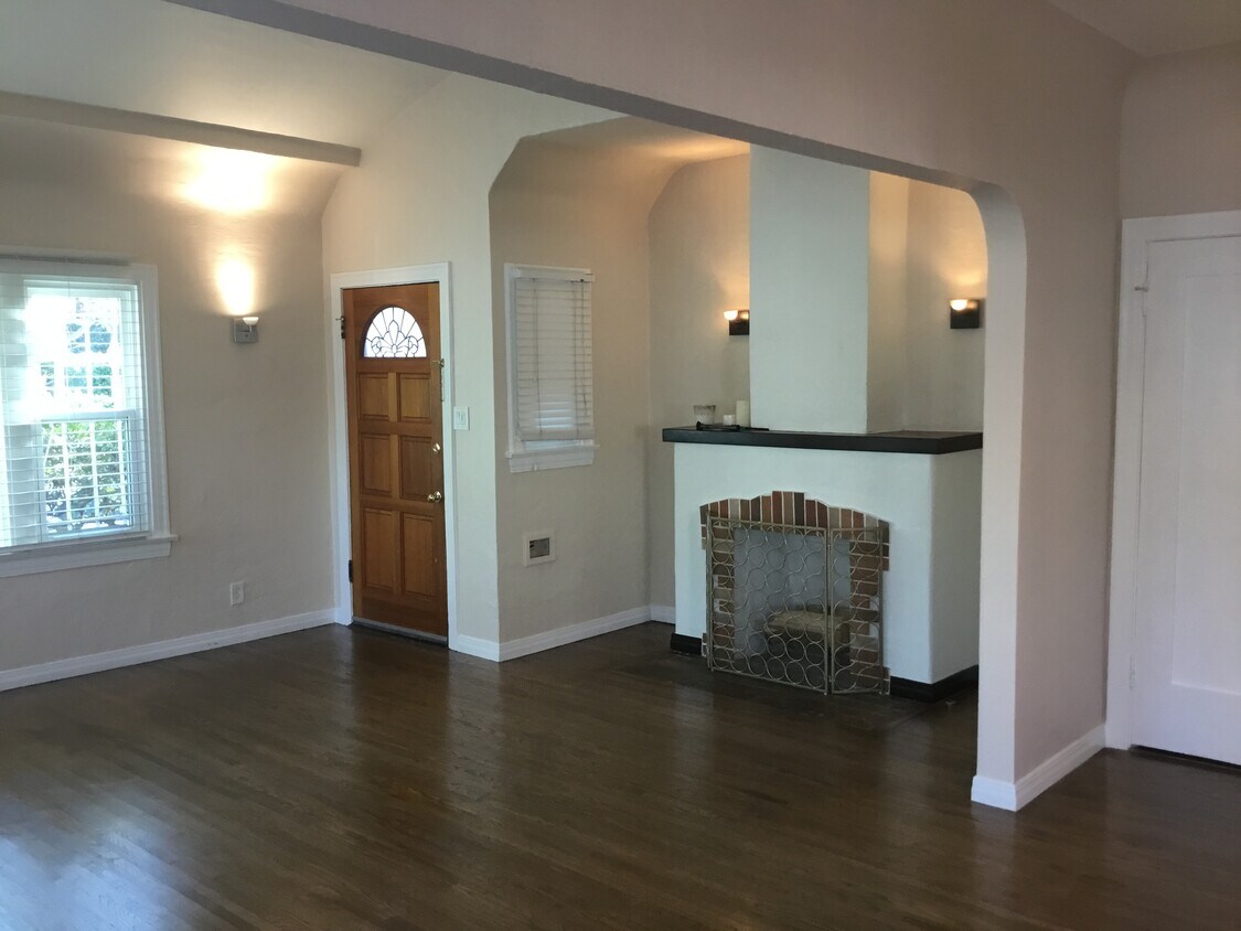 Living room - 6265 Drexel Ave