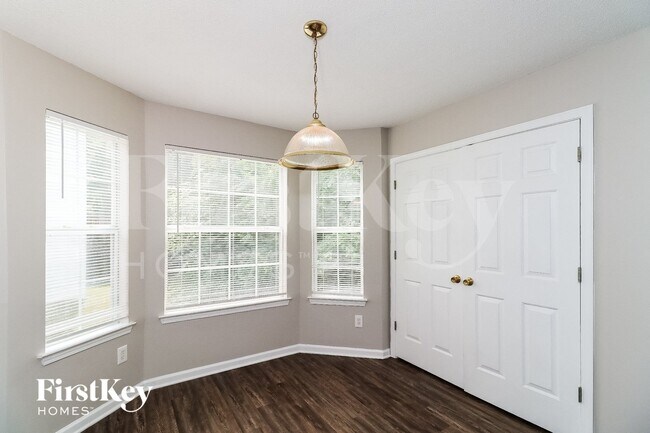 Foto del edificio - 3626 Lower Creek Dr