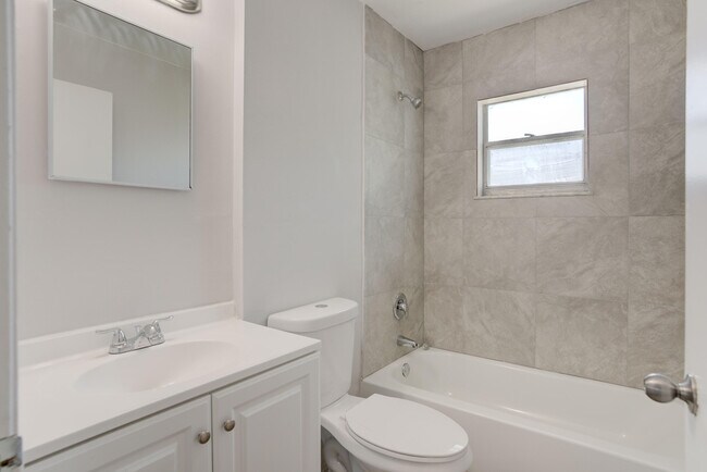 Foto del edificio - 6620 Jupiter Gardens Blvd