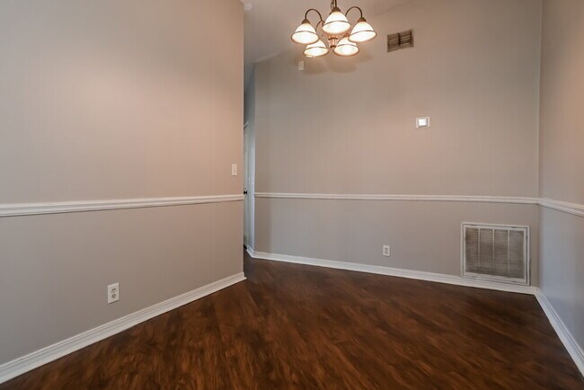 Foto del edificio - 11152 Cloverhill Cir W