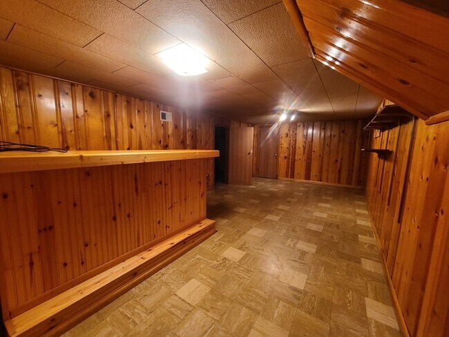 Building Photo - 3041 Forest Dr