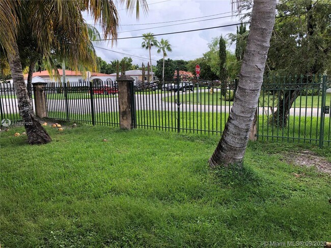 Foto del edificio - 6295 SW 33rd St