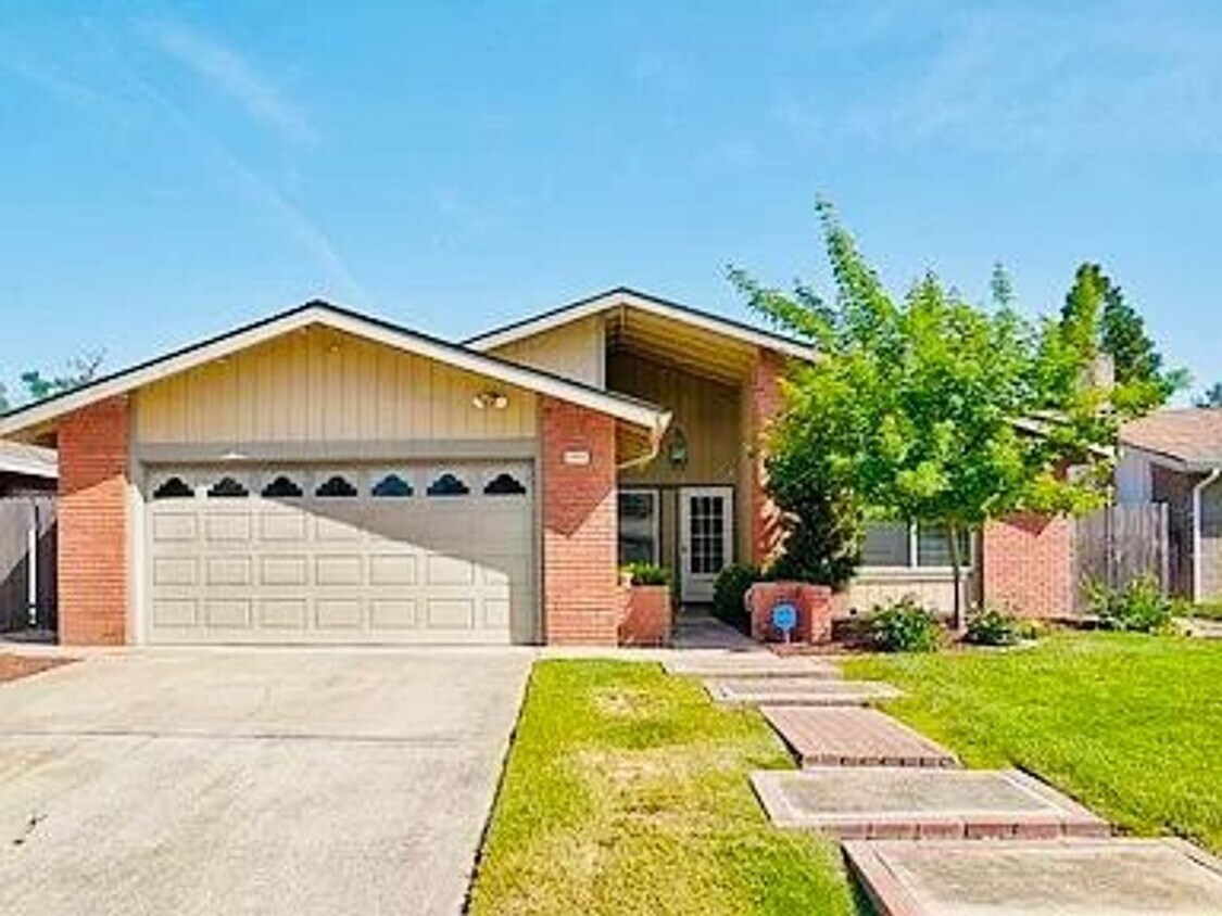 Primary Photo - 3 Bedroom Single Family Home in Rancho Cor...