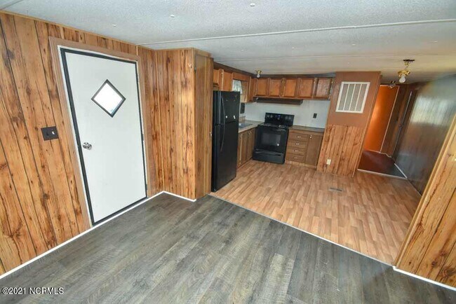 Foto del edificio - 571 Weston Rd