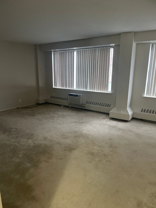 Foto del interior - 600A LLC