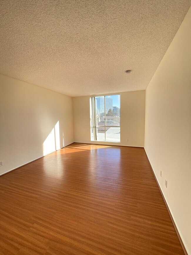 Foto del edificio - 3050 W 4th St