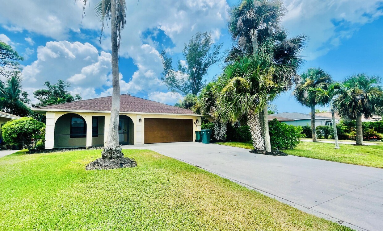 Foto principal - 552 97th Ave N