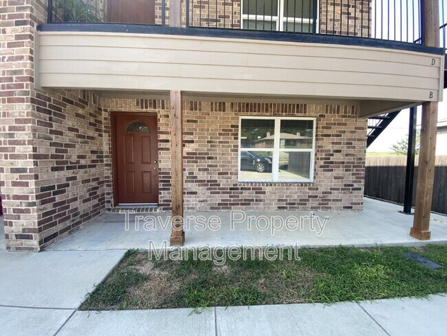 Building Photo - 108 Arrowhead St