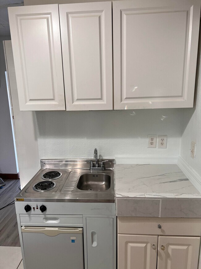 Kitchen area - 2375 NE 9th St