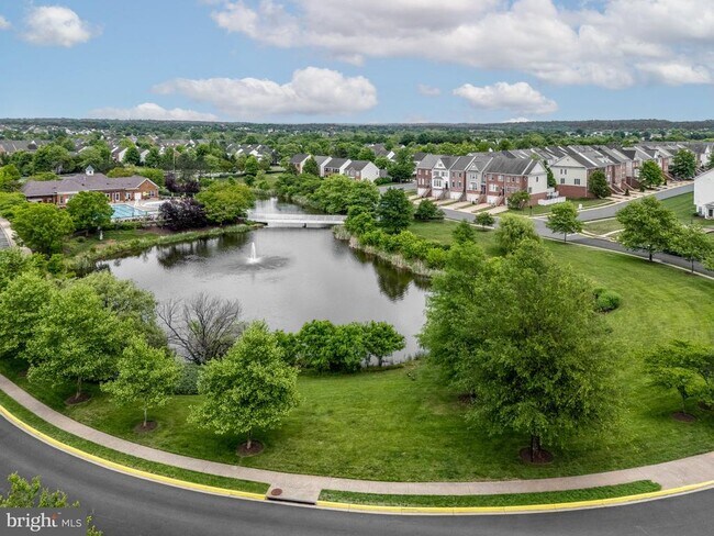 Foto del edificio - 14602 Shelford Way