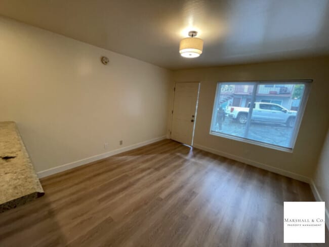 Foto del edificio - UPDATED STUDIO WITH NEW KITCHEN, NEW BATH,...