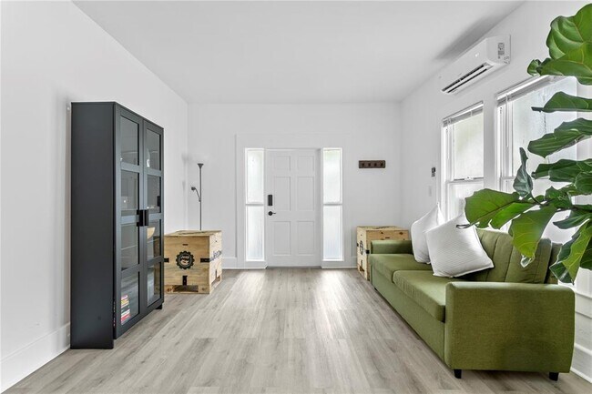 Foto del edificio - 819 11th St N