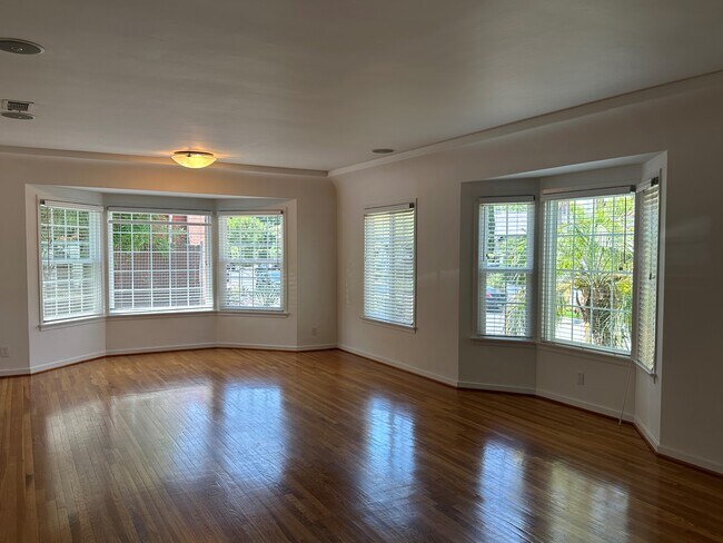 Building Photo - 860 S Spaulding Ave