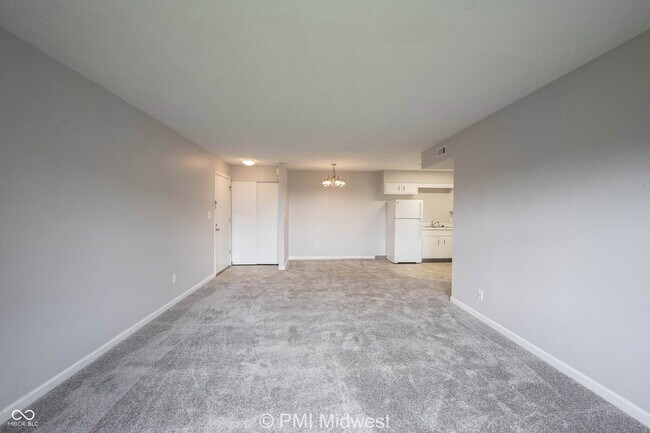 Foto del edificio - 326 Progress Rd