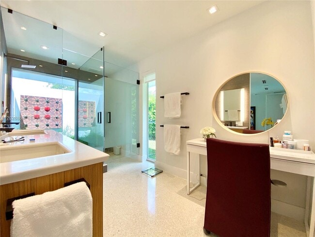 Foto del edificio - 9121 SW 85th St