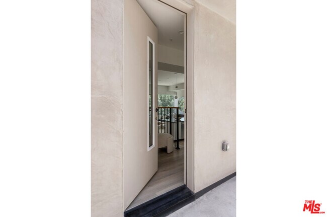 Foto del edificio - 173 1/2 S Ave 57