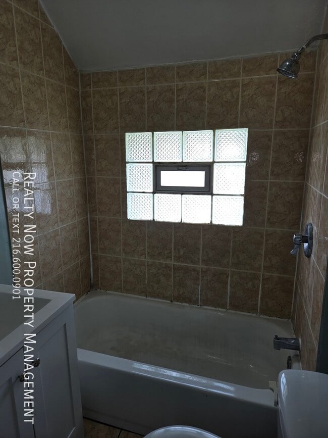 Building Photo - 3475 W 46th St