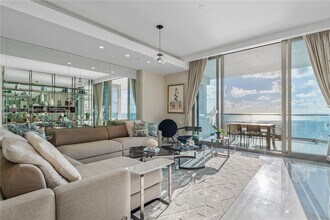 Building Photo - 17901 Collins Ave