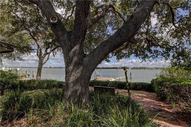 Building Photo - 79 Windward Island
