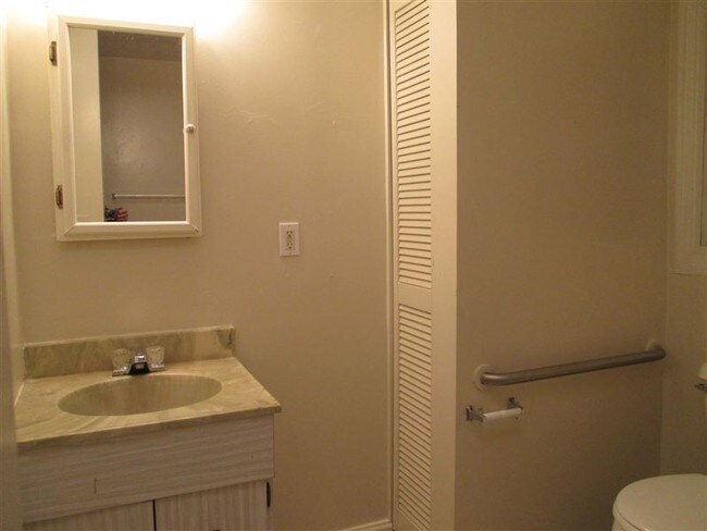 Building Photo - 1414 Edward St