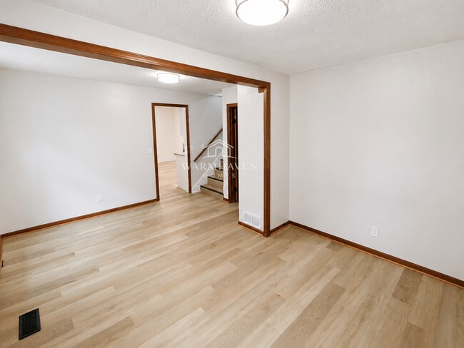 Foto del edificio - 303 Barder Ave