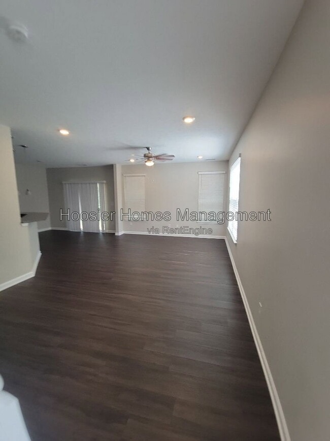 Building Photo - 5645 Brownstone Dr