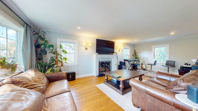 Building Photo - 49 Ripley Rd