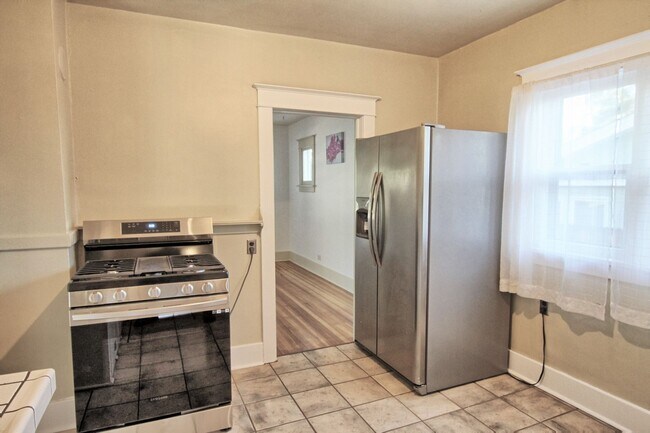 Foto del edificio - 2 bed 1 bath house just west of DU